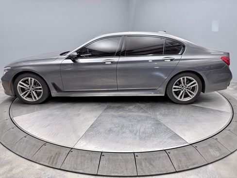 Used 2016 BMW 750i xDrive image 8