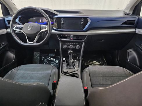 Used 2024 Volkswagen Taos SE image 18