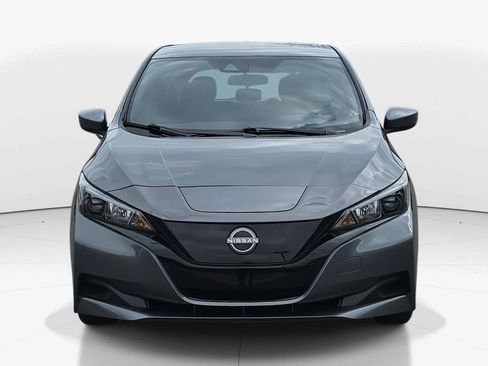 Used 2025 Nissan Leaf S image 11