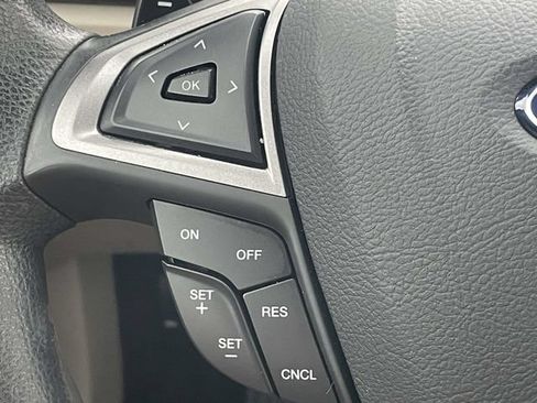 Used 2017 Ford Fusion SE w/ Fusion SE Technology Package FWD image 24