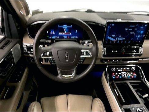 Used 2024 Lincoln Navigator Reserve image 5