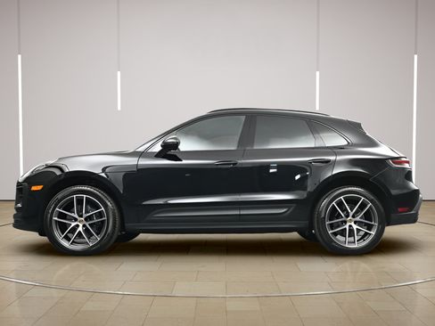 New 2026 Porsche Macan AWD/4WD image 31