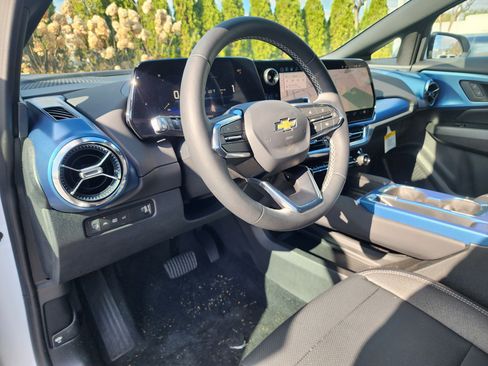 New 2026 Chevrolet Equinox EV LT image 22