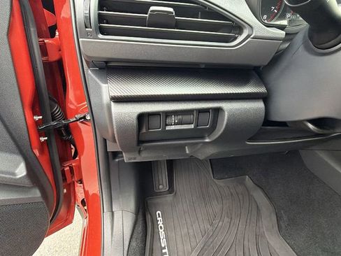 Used 2025 Subaru Crosstrek 2.0i Premium image 30