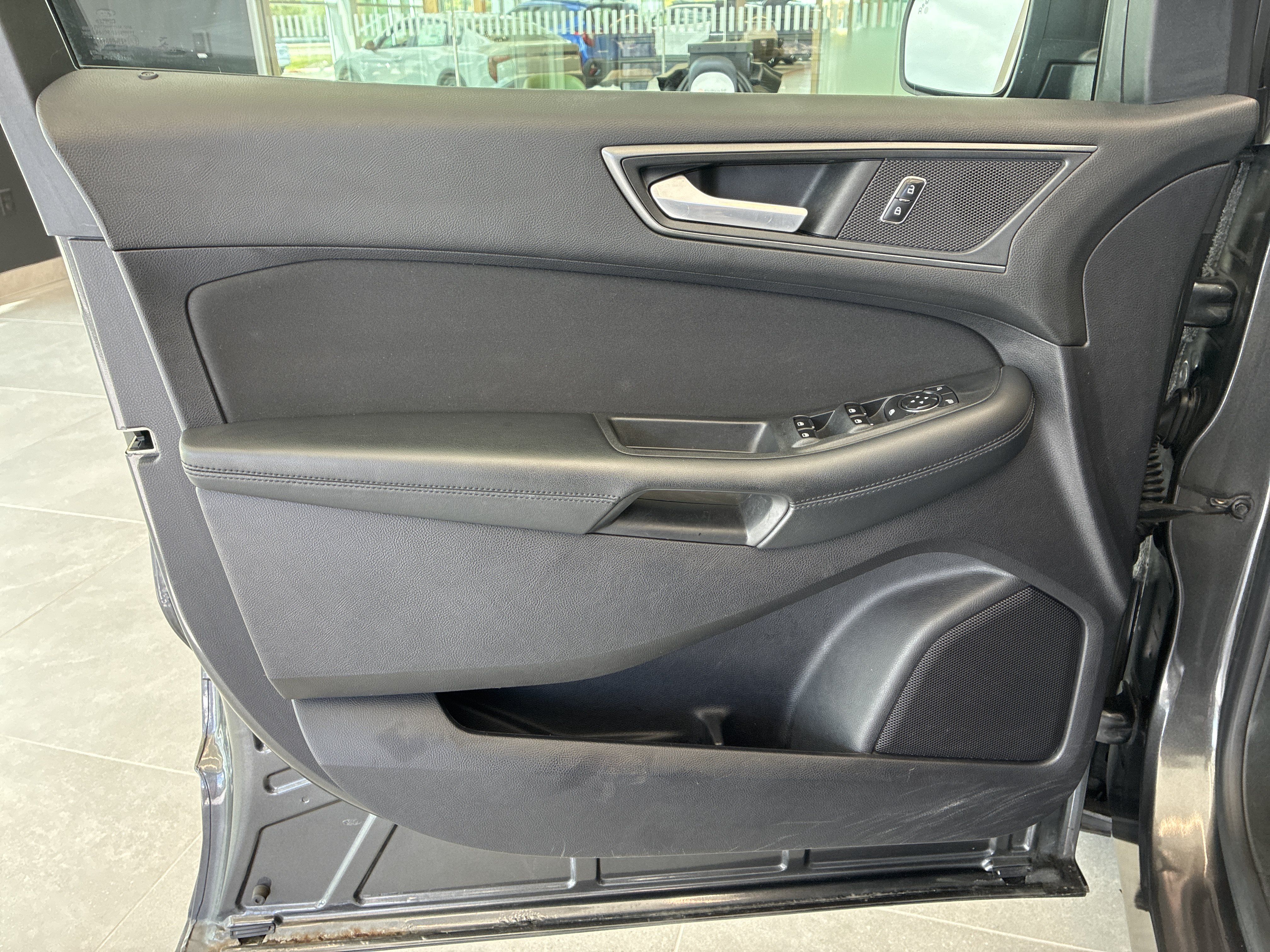 Used 2019 Ford Edge SE AWD/4WD image 18