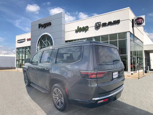 Used 2024 Jeep Wagoneer Series II image 3