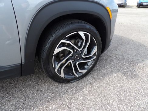 Used 2025 Chevrolet TrailBlazer RS w/ Driver Confidence Package FWD image 18