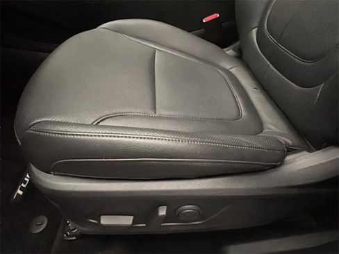 Certified 2025 Hyundai Tucson SEL image 10