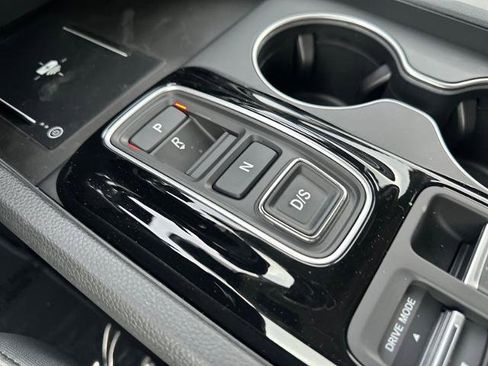 New 2025 Honda Pilot Touring image 27