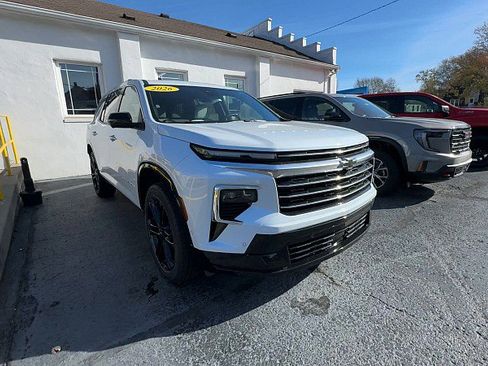 New 2026 Chevrolet Traverse High Country w/ LPO, Floor Liner Package image 7