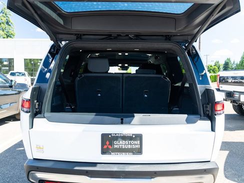 Used 2024 Rivian R1S Adventure AWD/4WD image 8