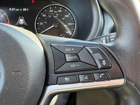 Used 2023 Nissan Kicks SV image 17