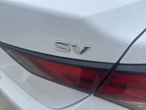 Used 2024 Nissan Sentra SV FWD image 4