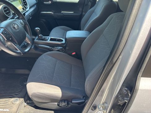 Used 2019 Toyota Tacoma TRD Sport AWD/4WD image 21