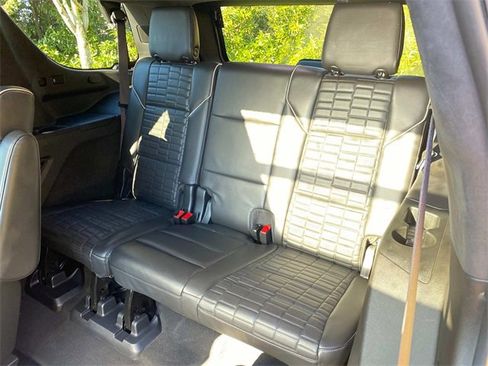 Used 2021 Cadillac Escalade Premium Luxury Platinum image 10
