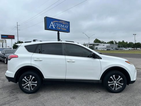 Used 2016 Toyota RAV4 LE w/ Preferred Accessory Package FWD image 31