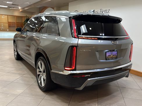 Used 2026 Cadillac Vistiq Luxury AWD/4WD image 4