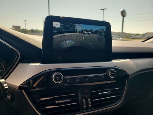 Used 2022 Ford Escape SE image 21