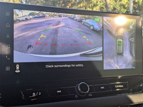 Used 2025 Mitsubishi Outlander SE image 18