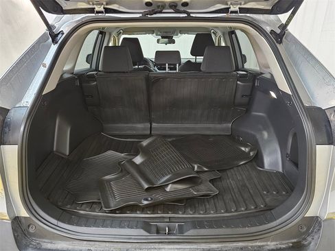 Used 2022 Toyota RAV4 LE image 14