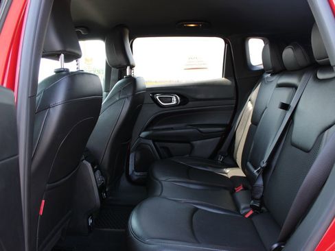 Used 2025 Jeep Compass Trailhawk AWD/4WD image 23