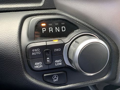 Used 2020 RAM 1500 Big Horn AWD/4WD image 12