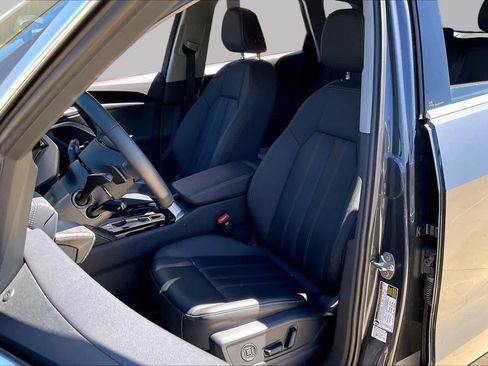 Used 2025 Audi Q5 Premium AWD/4WD image 8