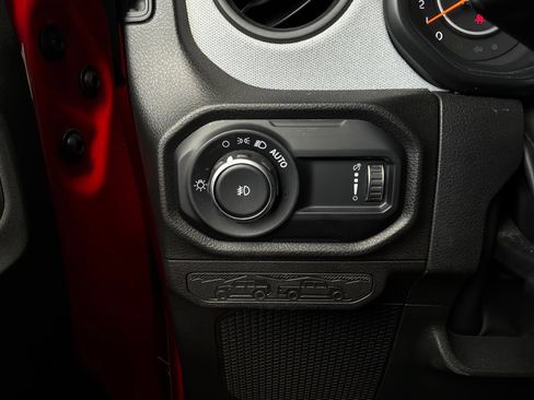 Used 2025 Jeep Wrangler Unlimited Sport AWD/4WD image 18