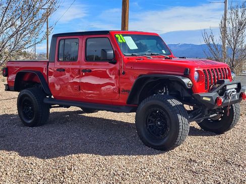 Used 2021 Jeep Gladiator Sport image 3