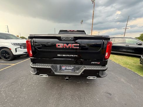 Used 2023 GMC Sierra 1500 AT4 w/ Technology Package AWD/4WD image 4