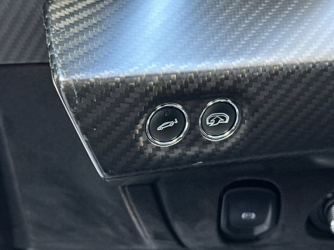 Used 2019 McLaren Senna RWD image 13