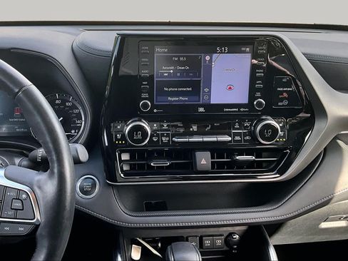 Used 2020 Toyota Highlander Limited FWD image 7