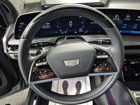 New 2026 Cadillac Vistiq Platinum w/ LPO, Floor Liner Package image 21