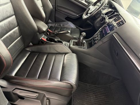 Used 2019 Volkswagen GTI SE FWD image 22