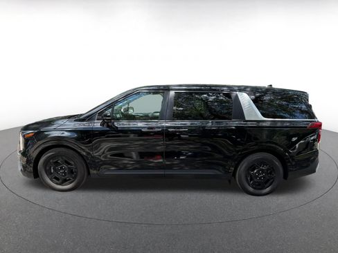 Used 2026 Kia Carnival FWD image 4