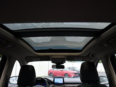 Used 2020 Ford Escape Titanium AWD/4WD image 27