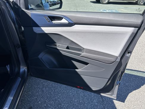 Used 2024 Volkswagen Taos SE image 20