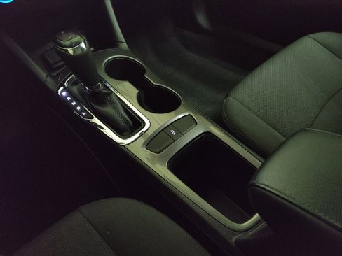 Used 2018 Chevrolet Cruze LT w/ Sun And Sound Package FWD image 26