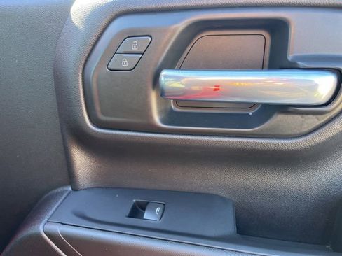 Used 2022 Chevrolet Silverado 1500 Custom image 51