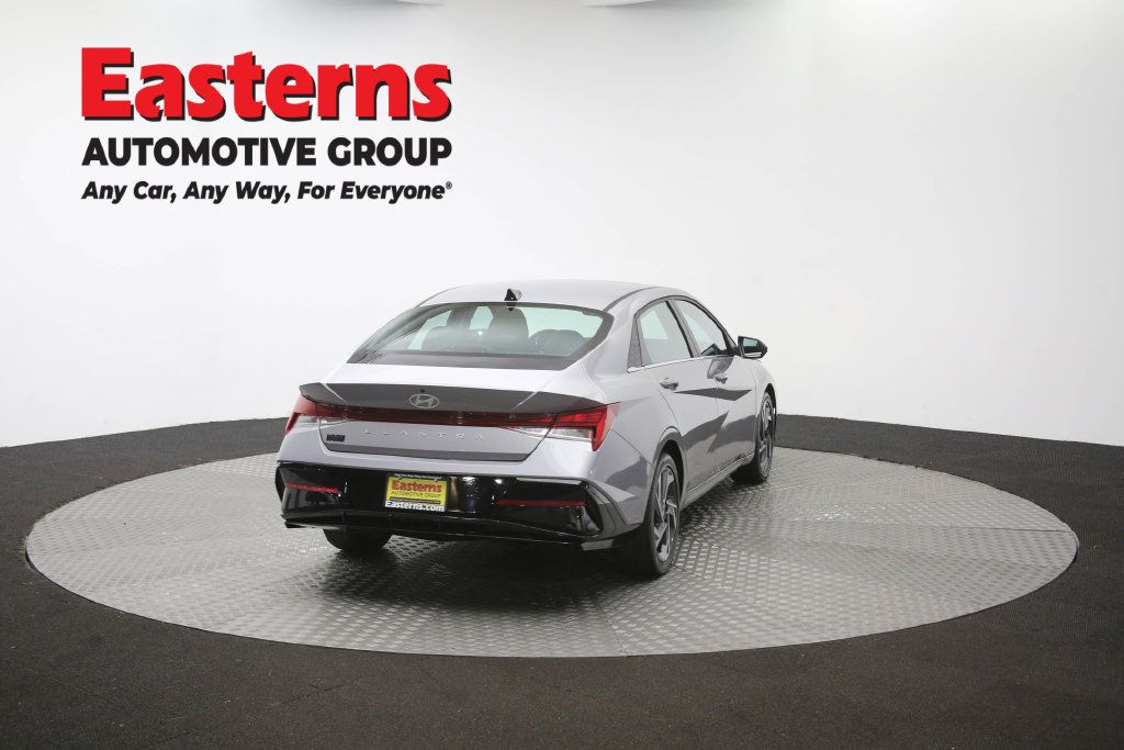 Used 2025 Hyundai Elantra SEL FWD image 44