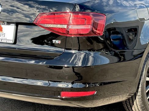 Used 2017 Volkswagen Jetta Sport image 5