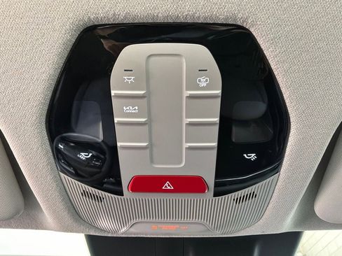 Used 2025 Kia K4 FWD image 16