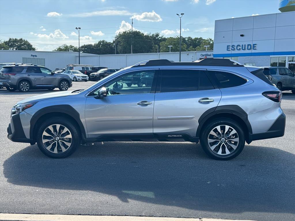 Used 2023 Subaru Outback Touring AWD/4WD image 6