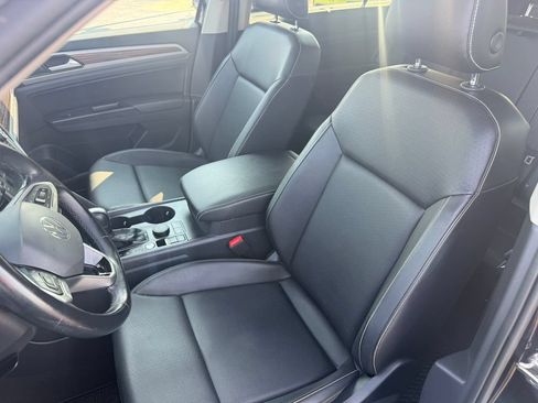 Used 2021 Volkswagen Atlas SE w/ Towing Package AWD/4WD image 16
