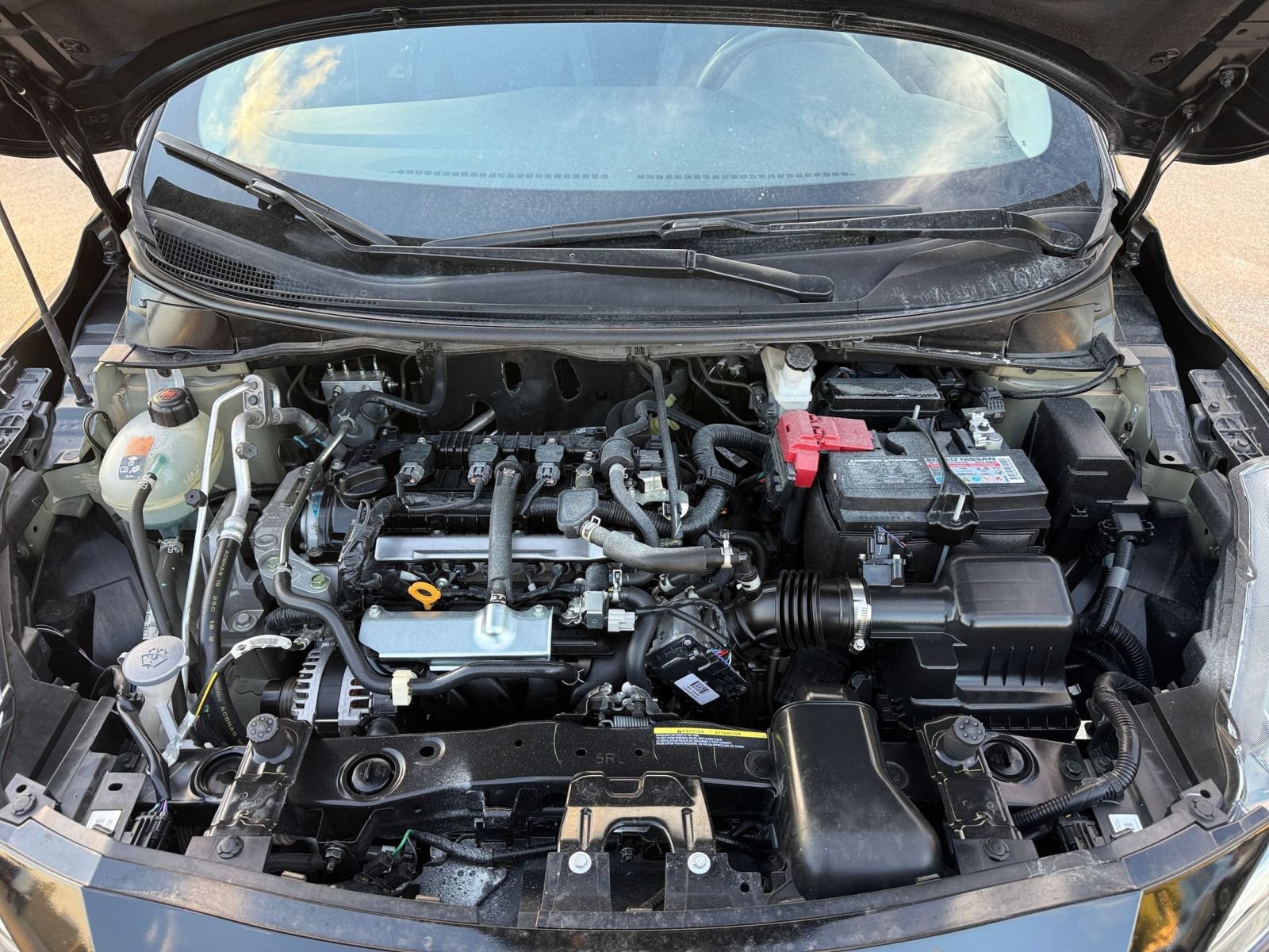 Used 2025 Nissan Versa SV FWD image 31