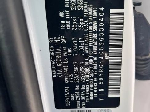 Used 2025 Kia Sorento LX FWD image 13