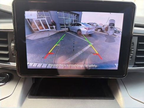 Certified 2022 Ford Explorer XLT w/ Equipment Group 202A image 30