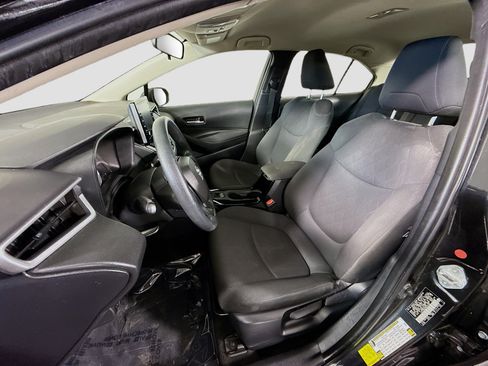 Used 2021 Toyota Corolla LE image 21