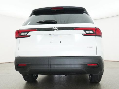 New 2026 Toyota Grand Highlander FWD image 26