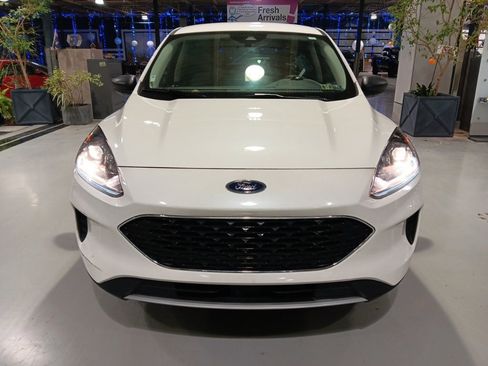 Used 2022 Ford Escape SE w/ Convenience Package image 3